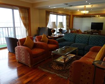 Century Park Hotel - Manila - Sala