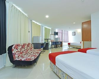 Hotel O Sam Huat Hotel - Pontian Kecil - Quarto