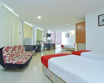 Hotel O Sam Huat Hotel - Pontian Kechil - Habitación