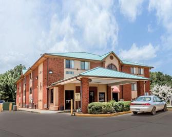 Quality Inn Pell City I-20 exit 158 - Pell City - Edificio