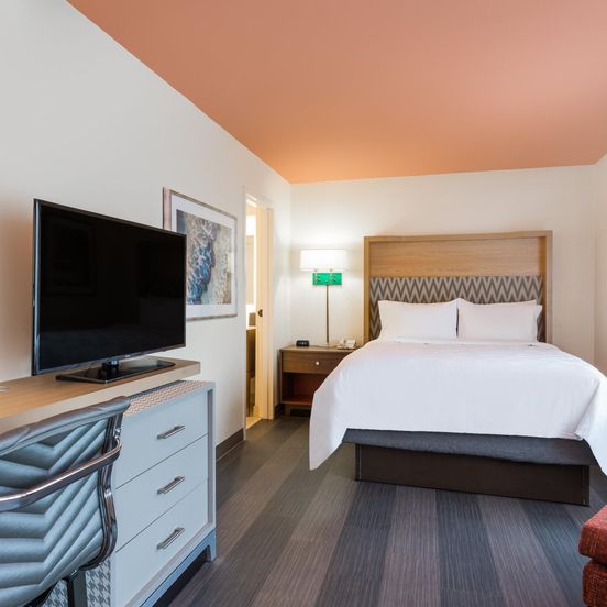 Bedroom view of Holiday Inn Timonium - Baltimore North