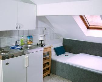 Hotel Am Hillmannplatz Nr.1 - Bremen - Kitchen