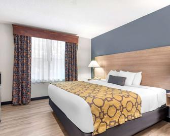 Baymont Inn & Suites Kennesaw - Kennesaw - Bedroom