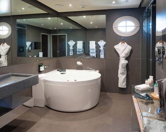 L'Hôtel & Spa du Castellet - Le Castellet - Ванна кімната