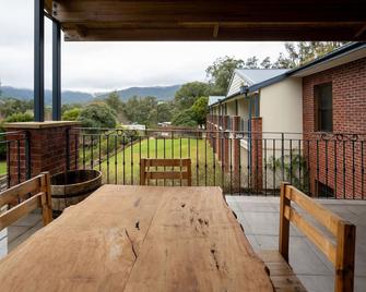 Elkanah Lodge and Conference Centre - Marysville - Balcony