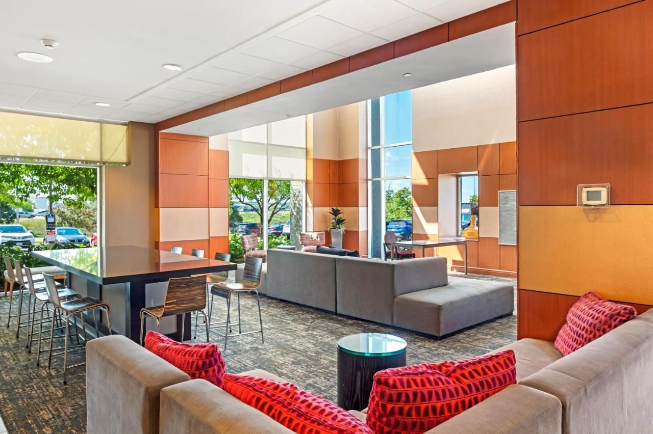 DoubleTree by Hilton Roseville Minneapolis thumbnail 2
