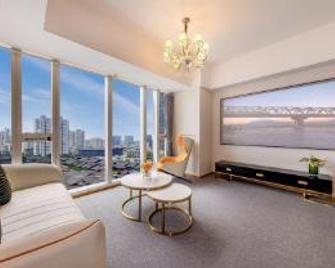 Chengdu Shangshang Apartment (Taikouli Branch on Chunxi Road) - Chengdu - Living room