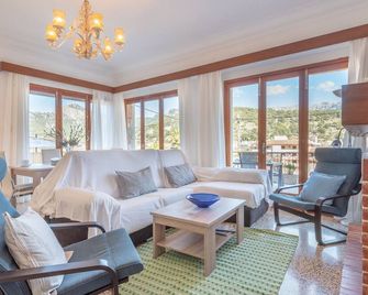 Can Joi 12 - Soller - Olohuone