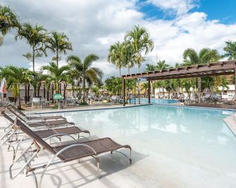 diRoma Fiori direto com o Grupo diRoma com acesso ao Acqua Park e Café da manhã - Caldas Novas - Piscina