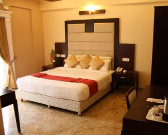 Crystal Paark Inn - Mysore - Bedroom