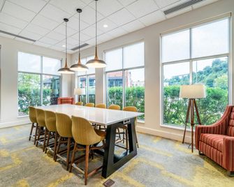 Hilton Garden Inn Morgantown - מורגנטאון - לובי