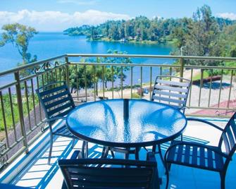 Budget Double Room in luxurious Delta Resort - Kibuye - Balcony