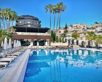 Hotel Thalia Unique - Side - Uima-allas