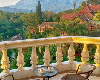 Vanda Gardenia Hotel & Resort - Trawas - Balcony
