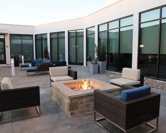 Hilton Garden Inn Austin Airport - Austin - Patio