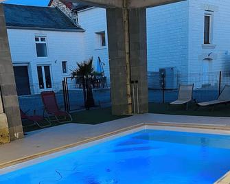 maison chaleureuse ,avec piscine, spa, Futuroscope - Jaunay-Marigny - Pool
