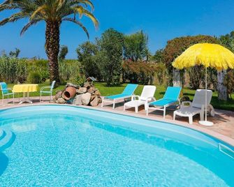 Villa in France near Beach & Private Pool - Anglet - Zwembad