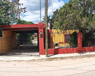 Casa Zued 1 near Chichen Itza & cenotes - Piste - Außenansicht