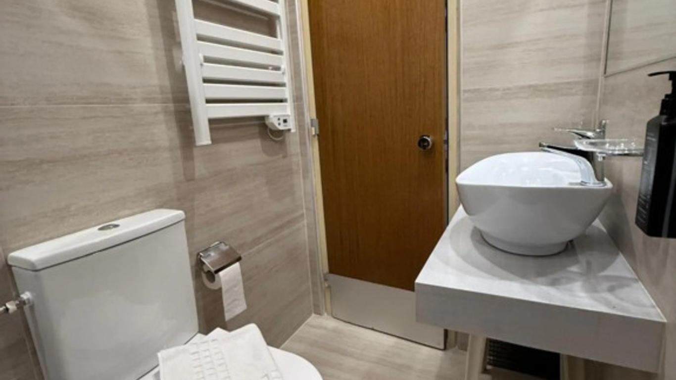 Glaros Hotel