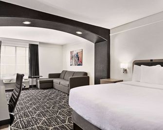 La Quinta Inn & Suites by Wyndham Hesperia Victorville - Hesperia - Slaapkamer