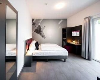 Smarty Airport Cologne Hotel - Köln