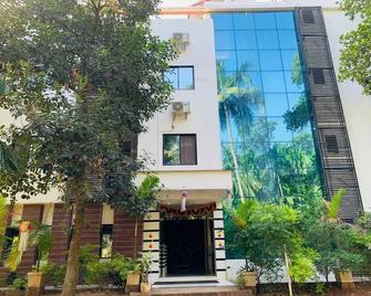 Hotel Silka Inn - Diveāgar - Edificio