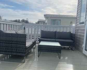 2 Bed-Sleeps 6-Patio-Parking-Pet Friendly - Eyemouth - Balkon