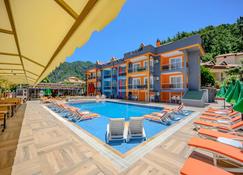 Speedy Apartments - Marmaris - Uima-allas