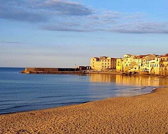 Delle Rose - Cefalú - Playa