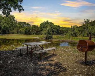 3H Ranch Mountain Retreat - Medina - Patio