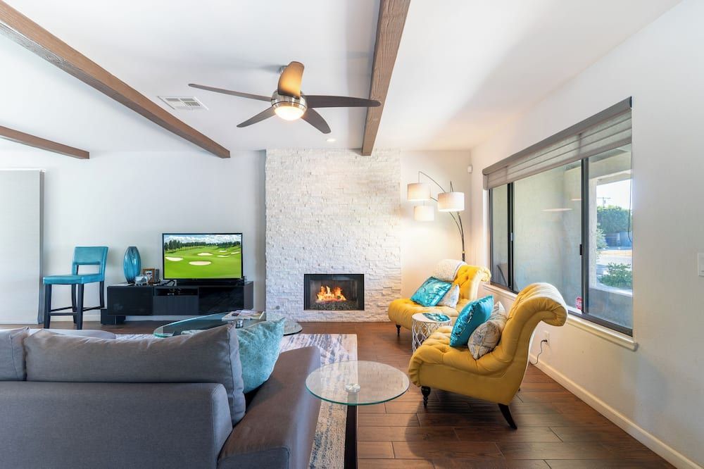 Unforgettable mountain view home, game room, heated pool/spa, fire pit - Palm Springs - Sala de estar
