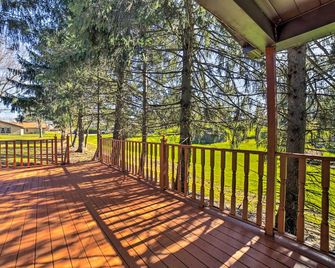 Near Mines & Meadows: Spacious Home w/ Game Room - Beaver Falls - Balcony