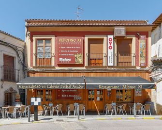 Hostal Alfonso XI - Guadalupe - Edificio