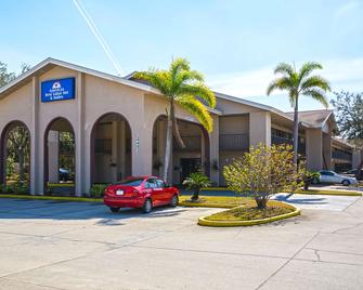 Americas Best Value Inn & Suites Melbourne - Melbourne - Building
