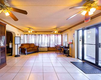 Americas Best Value Inn & Suites Melbourne - Melbourne - Lobby