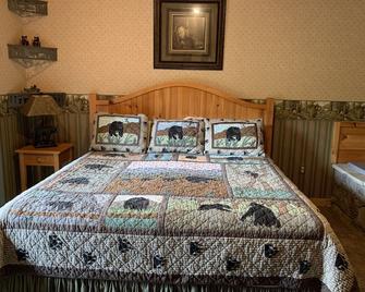 Douglas Lake Pigeon Forge Gatlinburg Smoky Mountains 4King 4Bath Cabin & Hottub - Dandridge - Bedroom