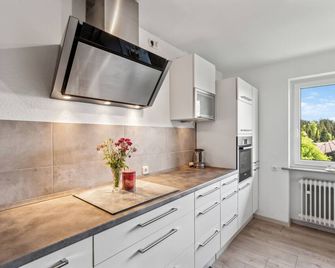 Apartment 'Neuschwanstein-blick' with Lake View, Shared Garden and Wi-Fi - Füssen - Kitchen