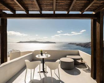 Rocabella Santorini Hotel & Spa - אימרוויגלי - מרפסת