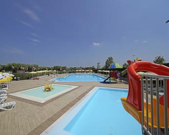 Residence Villaggio Tiglio - Sirmione - Pool