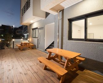 Jeju Soo Pension - Seogwipo - Balkong