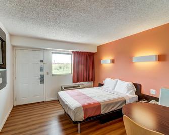 Motel 6 Berea. Ky - Berea - Bedroom