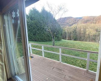 Quiet Mountain Chalet. Hiking, 1/4h From Skiing, 200m From The Village - Sainte-Marie-de-Campan - Balcony