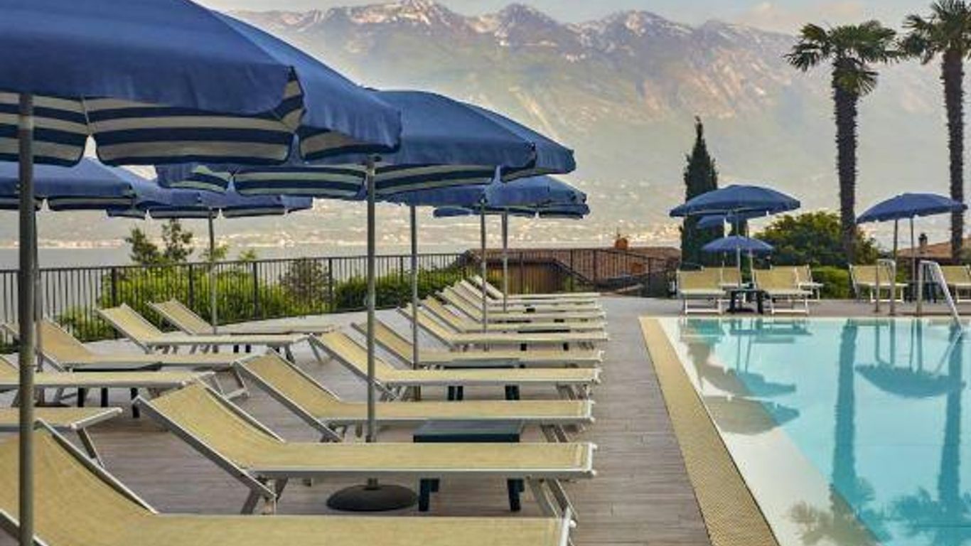 هوتل رويال فيليدج