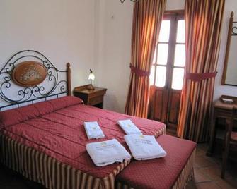 Hotel Cortijo Las Grullas - Benalup-Casas Viejas - Bedroom