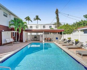 Waves Beach Town Cozy Studio Apartment - Pompano Beach - Pool