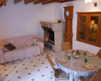 La Maison d'En Face - Saint-Affrique-les-Montagnes - Їдальня