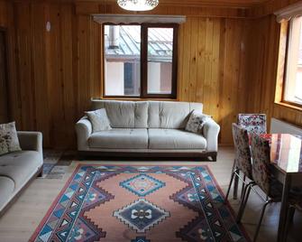 Adiloglu Apart - Uzungöl - Obývací pokoj