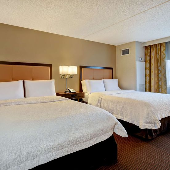 Bedroom view of Hampton Inn Ny-Jfk