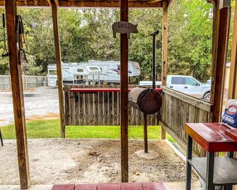 Less Than A Mile From Lake Fork-Updated-Sunfish Stay-Rm 2 - Quitman - Balcón