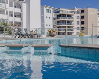 The Top Deck Retreat Ballina - Ballina - Pool